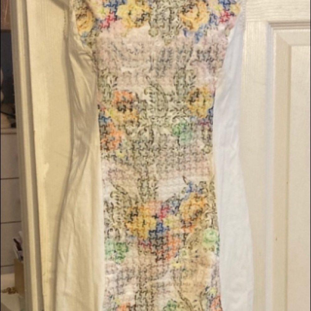 Beautiful Dress - Picture 2 of 6